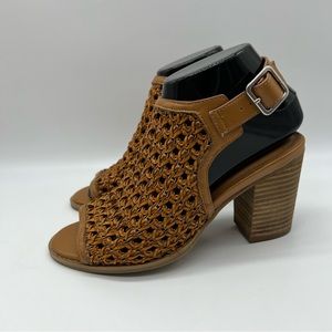 Steve Madden Women's Ranya Cognac  Ankle Strap sandals